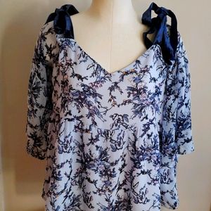 🌲LOFT open shoulder long sleeve blouse.